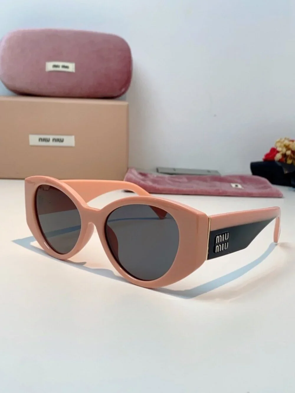 🥰Miu Miu🥰 Pink Cat-Eye Sunglasses